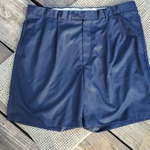 Daniel Cremieux  Men's navy shorts in a size 40
